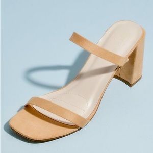 David’s bridal size 8 nude heels, brand new!